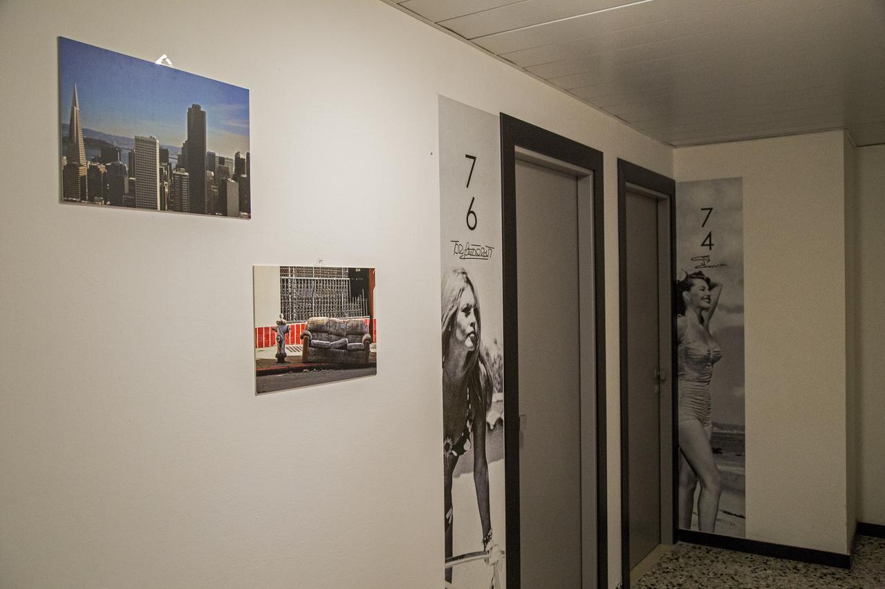 Hotel Hollywood リッチョーネ エクステリア 写真