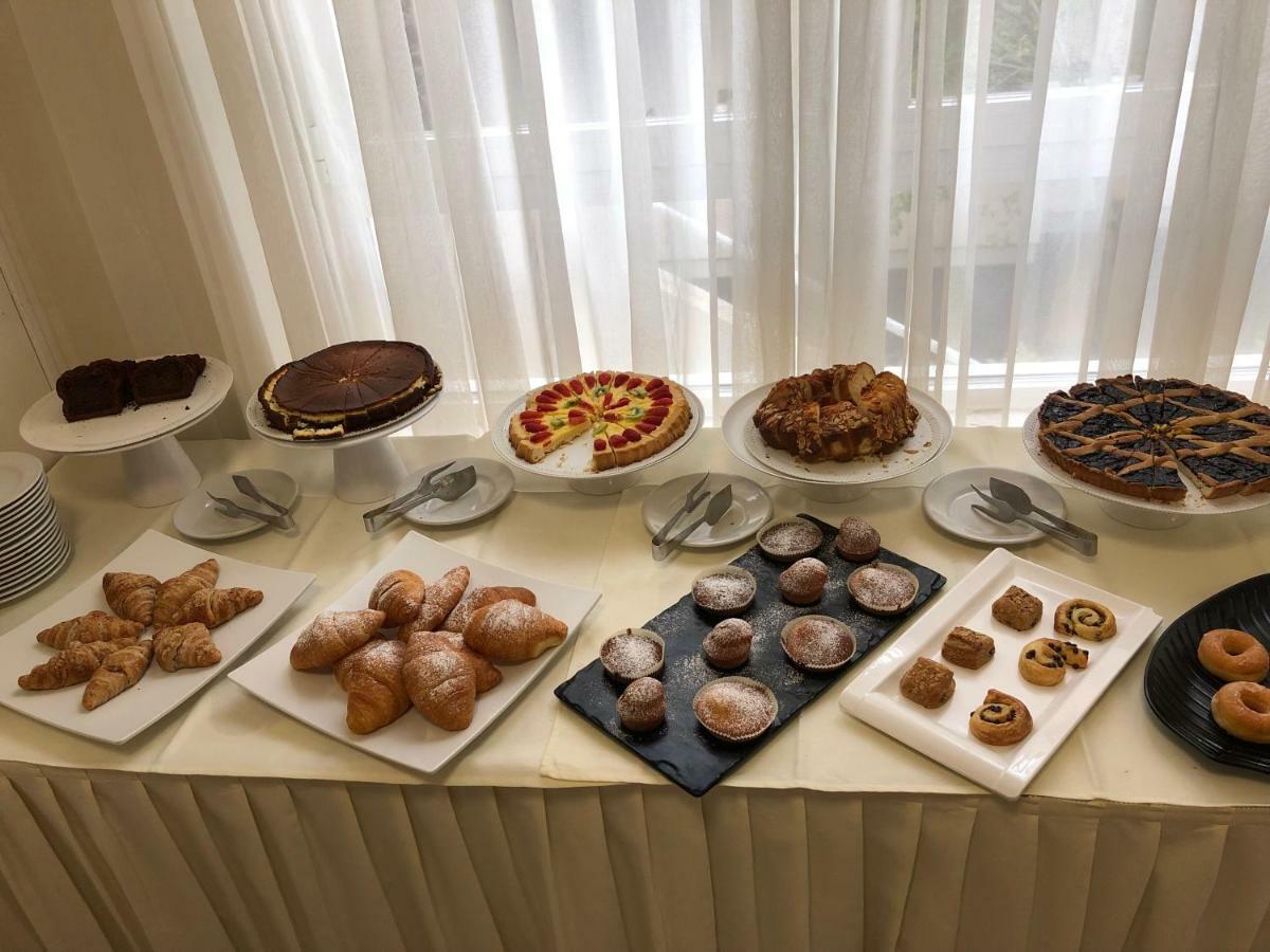 Hotel Hollywood リッチョーネ エクステリア 写真