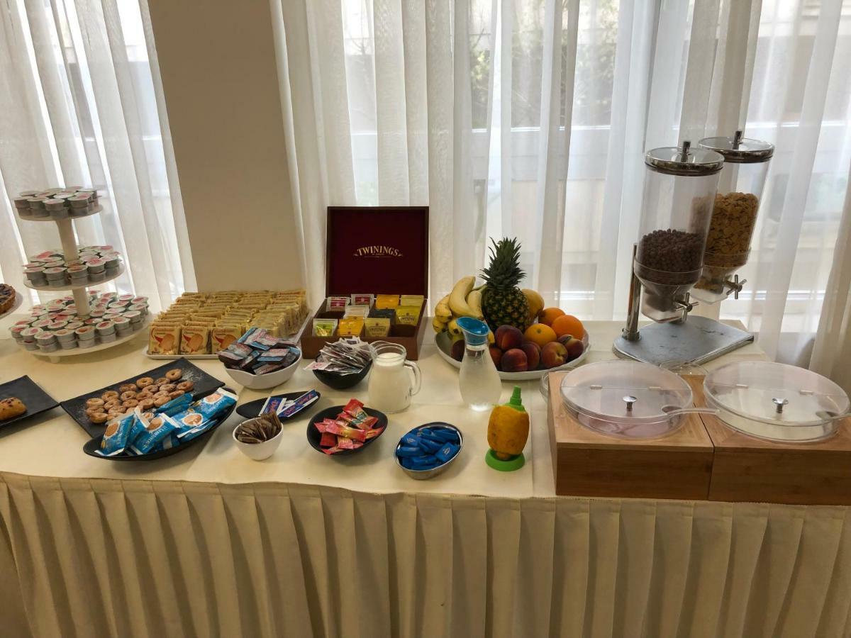 Hotel Hollywood リッチョーネ エクステリア 写真